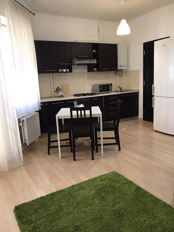 GIL apartments, квартира студия в самом центре пл Петефи Ужгород Екстер'єр фото