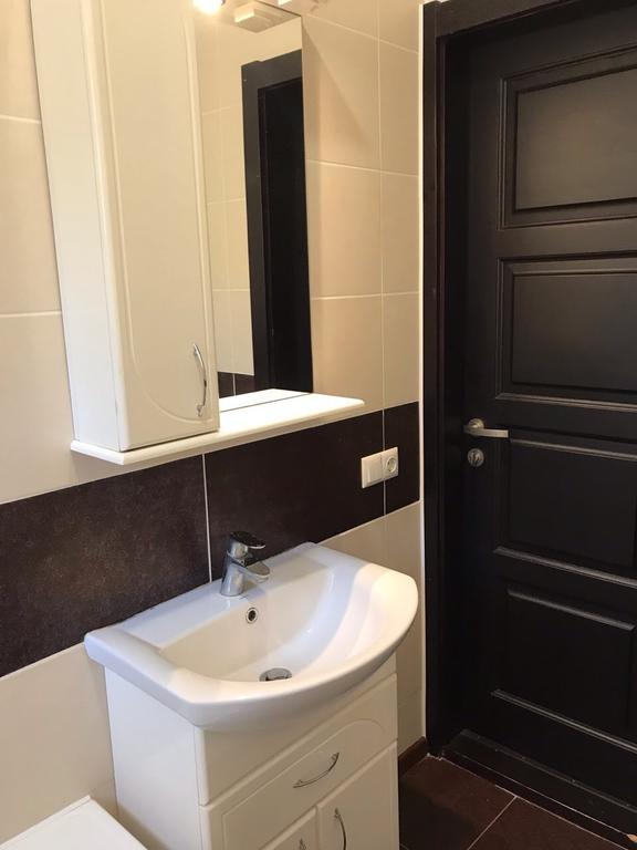 GIL apartments, квартира студия в самом центре пл Петефи Ужгород Екстер'єр фото