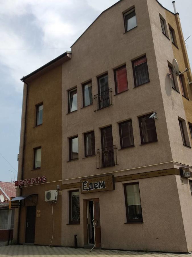 GIL apartments, квартира студия в самом центре пл Петефи Ужгород Екстер'єр фото